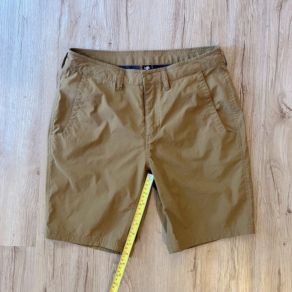 Mountain Hardwear Other - Mountain Hardwear 30 Brown Active Hybrid 8” Inseam Shorts